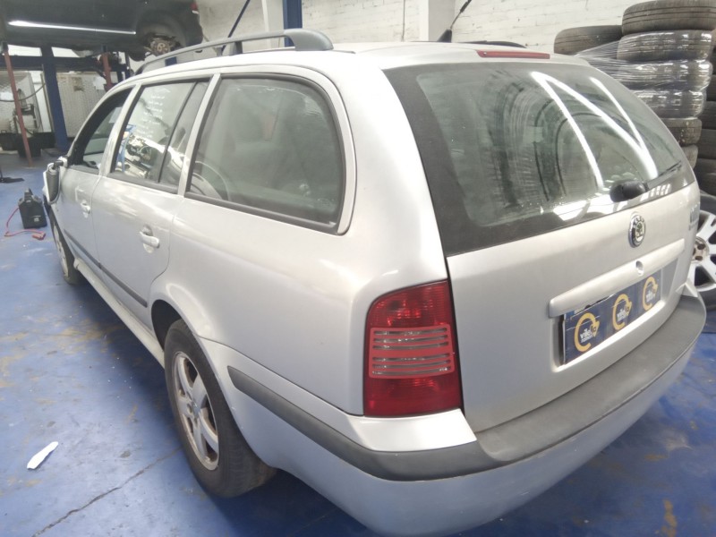 skoda octavia combi (1u5) del año 2002