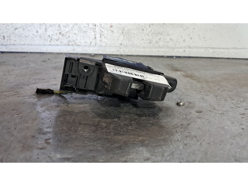 Recambio de cerradura maletero porton para peugeot 207 1.4 hdi referencia OEM IAM 9660403980  