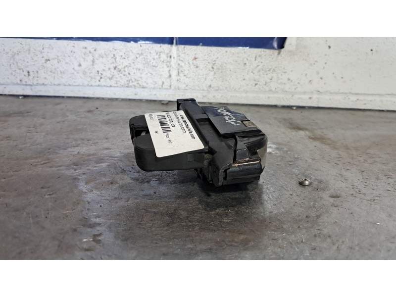 Recambio de cerradura maletero porton para peugeot 207 1.4 hdi referencia OEM IAM 9660403980  