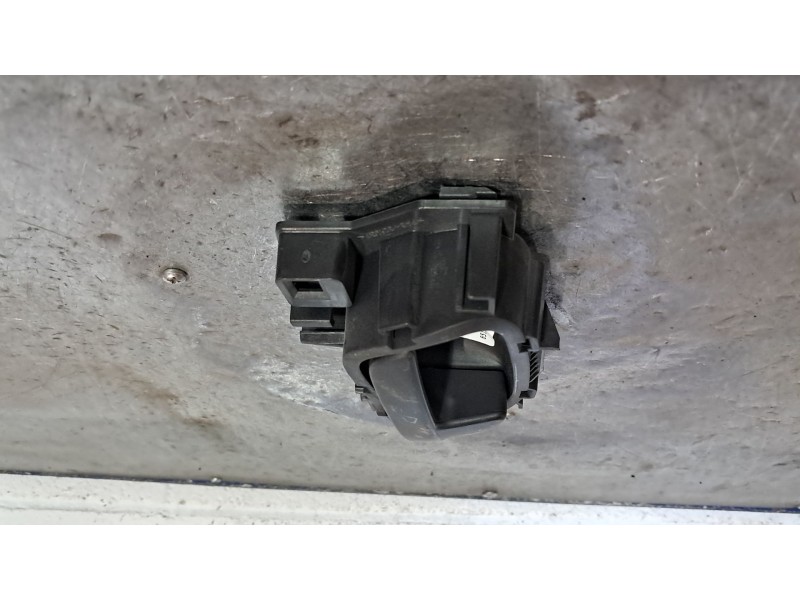 Recambio de maneta interior delantera derecha para peugeot 207 1.4 hdi referencia OEM IAM   