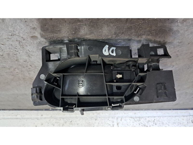 Recambio de maneta interior delantera derecha para peugeot 207 1.4 hdi referencia OEM IAM   