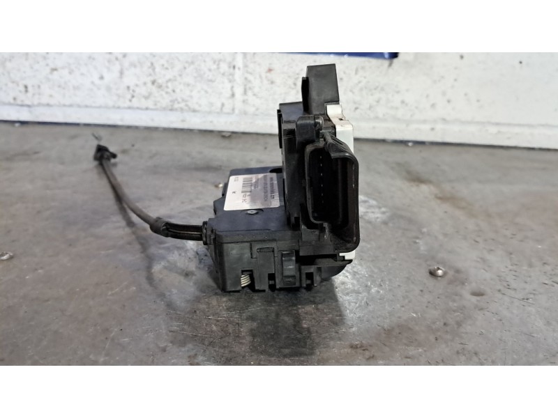 Recambio de cerradura puerta delantera derecha para peugeot 207 1.4 hdi referencia OEM IAM   