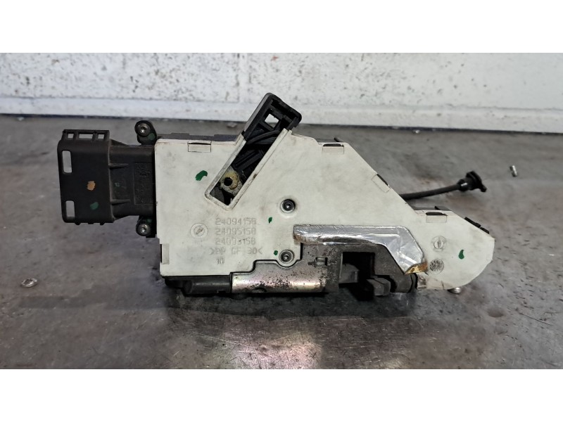 Recambio de cerradura puerta delantera derecha para peugeot 207 1.4 hdi referencia OEM IAM   