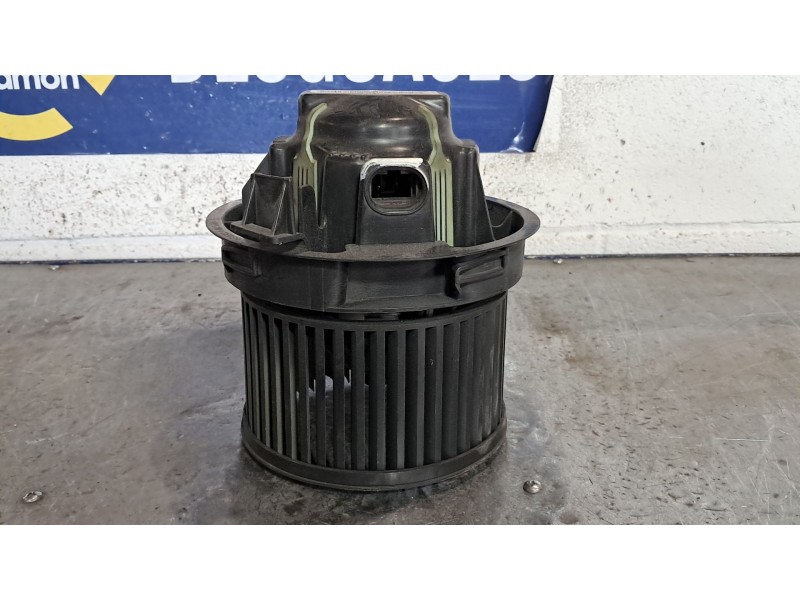 Recambio de motor calefaccion para peugeot 207 1.4 hdi referencia OEM IAM 102993X  