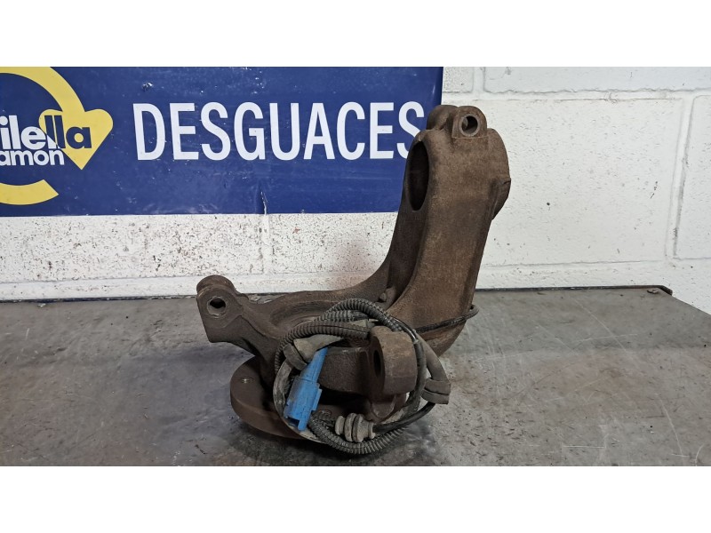 Recambio de mangueta delantera derecha para peugeot 207 1.4 hdi referencia OEM IAM   