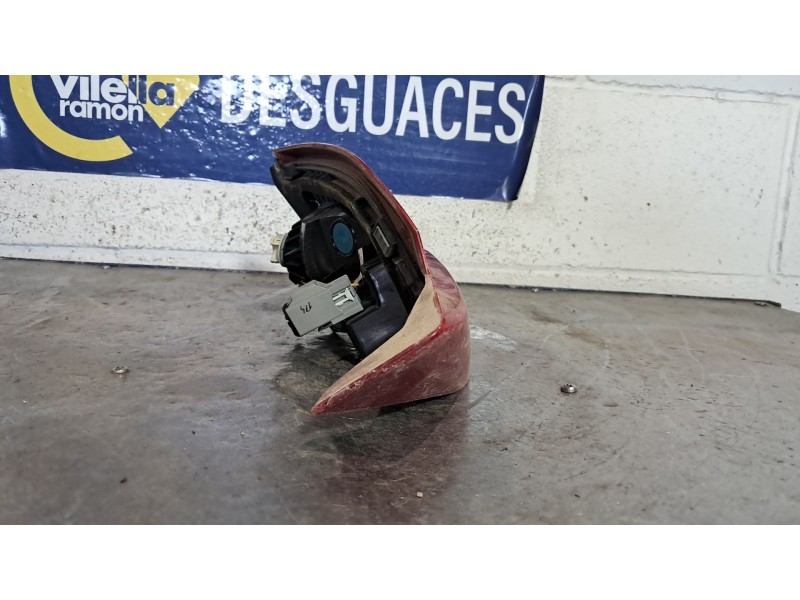 Recambio de piloto porton derecho para ford fiesta (ccn) black edition referencia OEM IAM 479R8JRWU H1BB13A602AG 