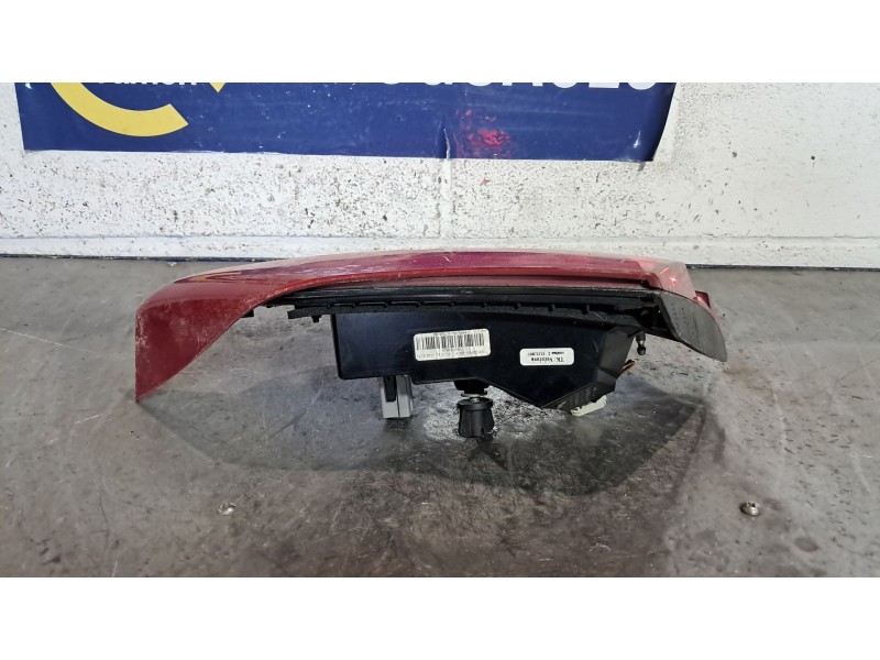 Recambio de piloto porton derecho para ford fiesta (ccn) black edition referencia OEM IAM 479R8JRWU H1BB13A602AG 