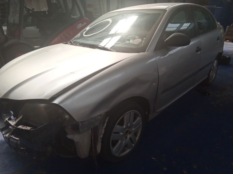 seat cordoba berlina (6l2) del año 2003