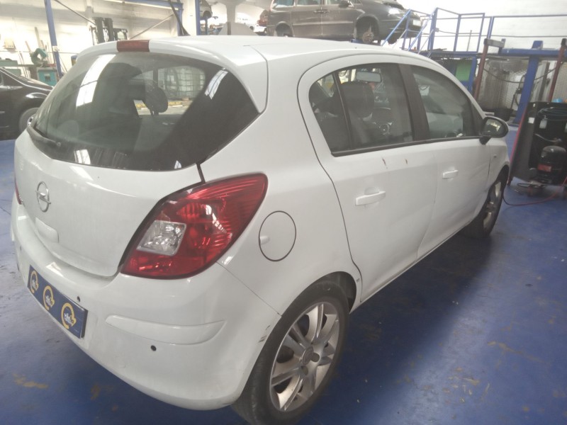 opel corsa d del año 2010