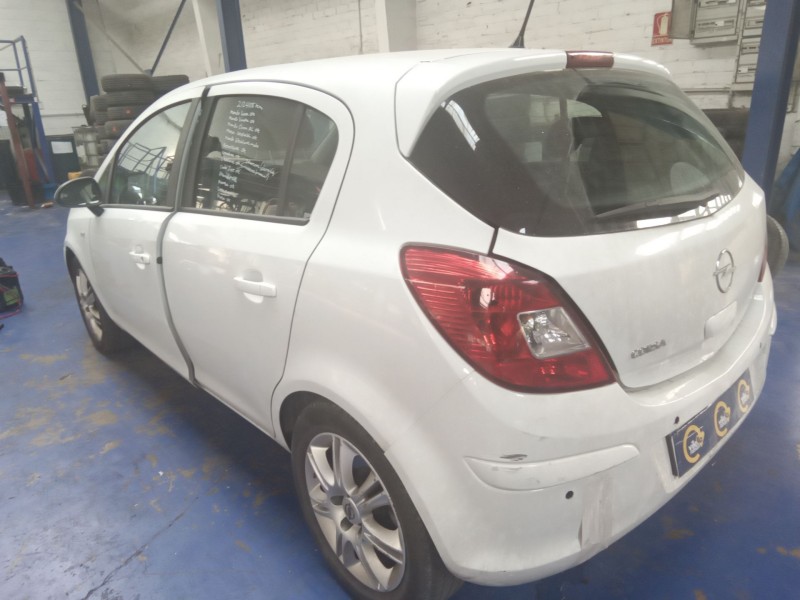 opel corsa d del año 2010