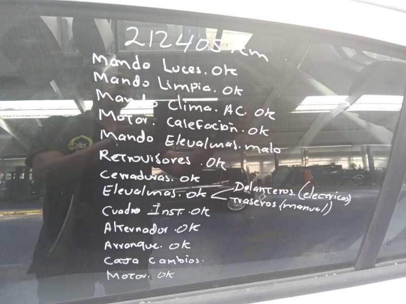 opel corsa d del año 2010