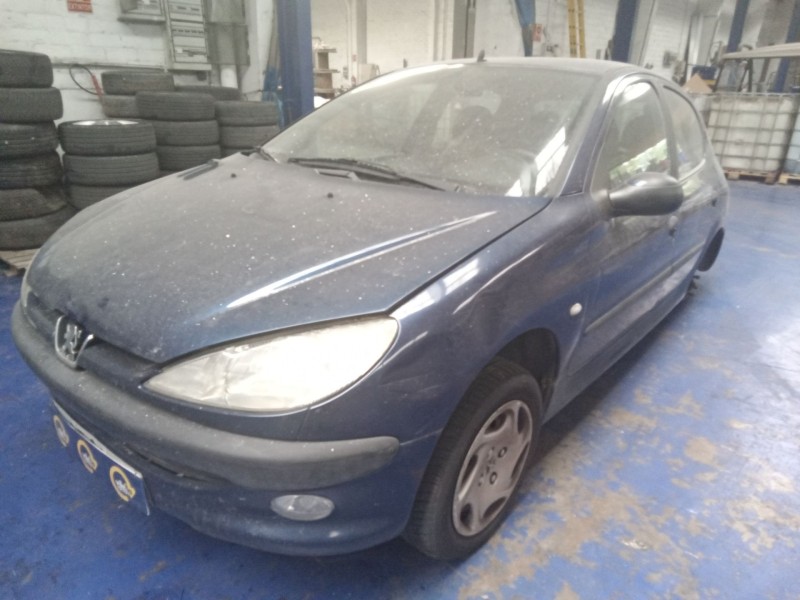 peugeot 206 berlina del año 2000