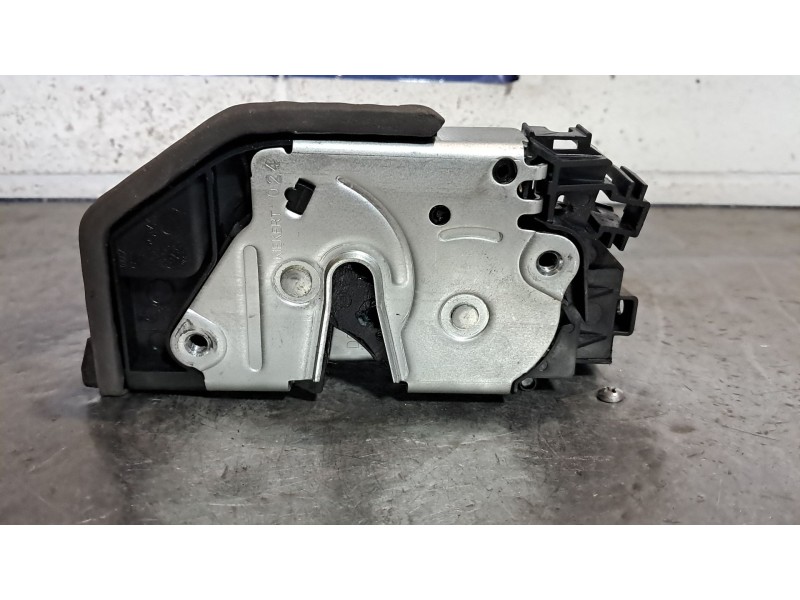 Recambio de cerradura puerta trasera derecha para bmw serie 3 berlina (e90) 330d referencia OEM IAM   