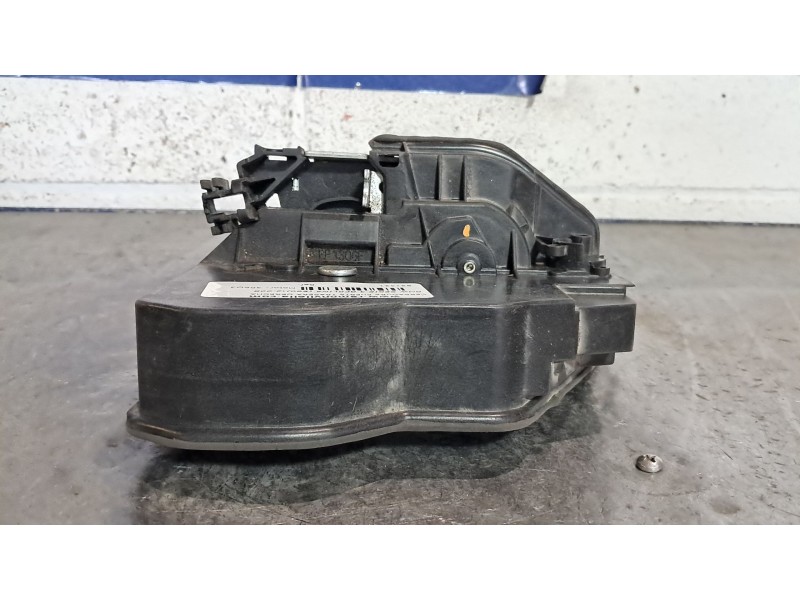 Recambio de cerradura puerta trasera derecha para bmw serie 3 berlina (e90) 330d referencia OEM IAM   