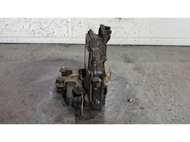 Recambio de cerradura puerta delantera izquierda para skoda octavia combi (1u5) ambiente referencia OEM IAM   