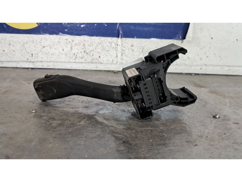 Recambio de mando limpia para volkswagen golf iv berlina (1j1) 1.6 referencia OEM IAM 4B0953503F  