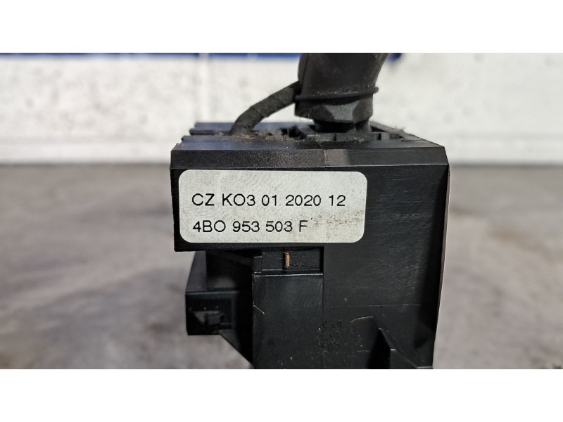 Recambio de mando limpia para volkswagen golf iv berlina (1j1) 1.6 referencia OEM IAM 4B0953503F  