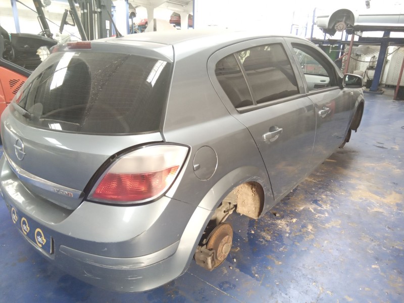 opel astra h berlina del año 2006