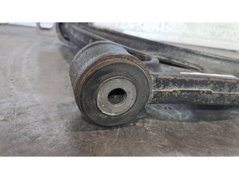 Recambio de brazo suspension inferior delantero izquierdo para volkswagen scirocco 1.4 tsi 160 referencia OEM IAM   