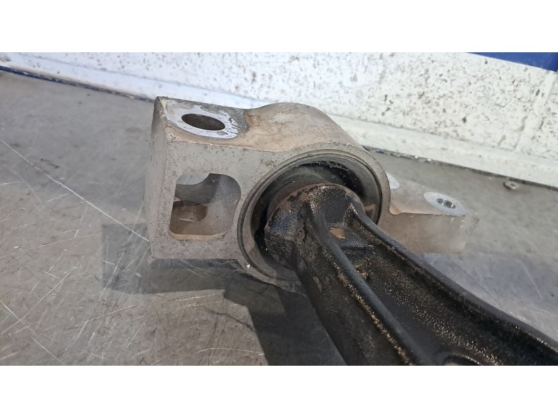 Recambio de brazo suspension inferior delantero izquierdo para volkswagen scirocco 1.4 tsi 160 referencia OEM IAM   