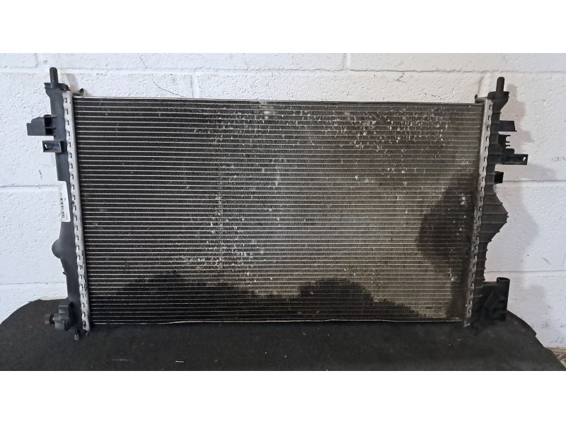 Recambio de radiador agua para opel insignia 2.0 cdti 130 sport referencia OEM IAM S8112001  