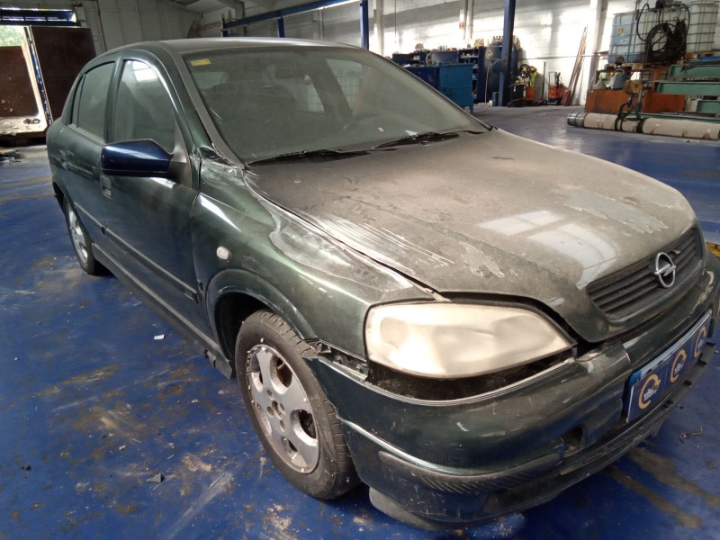 opel astra g berlina del año 2000