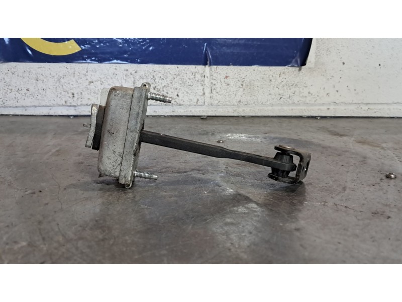 Recambio de tope puerta para ford focus berlina (cap) ambiente (d) | 04.06 - ... ambiente (d) | 04.06 - ... referencia OEM IAM  