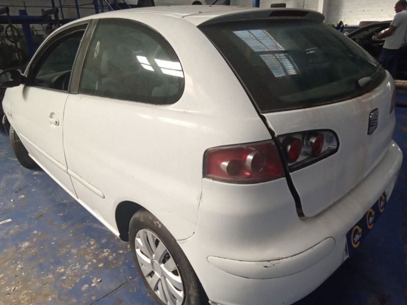 seat ibiza (6l1) del año 2002