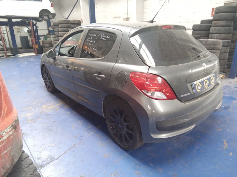 peugeot 207 del año 2010