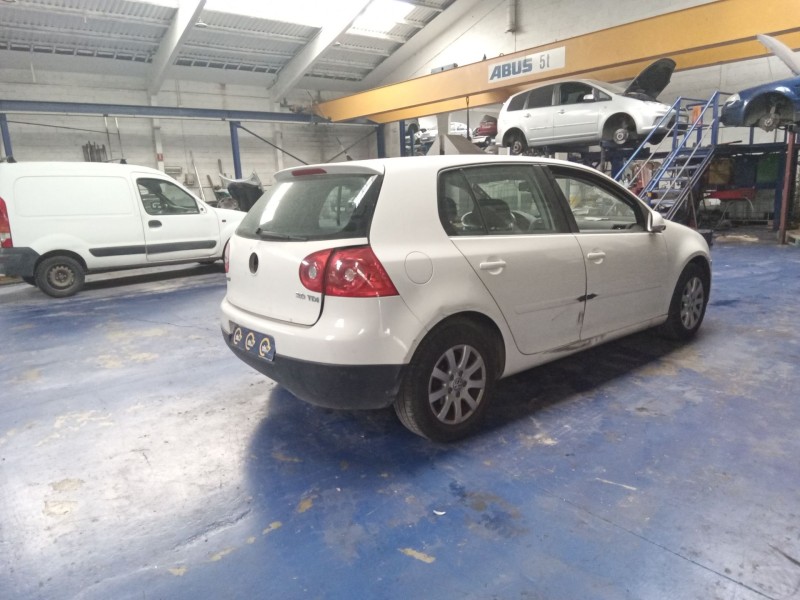 volkswagen golf v berlina (1k1) del año 2006