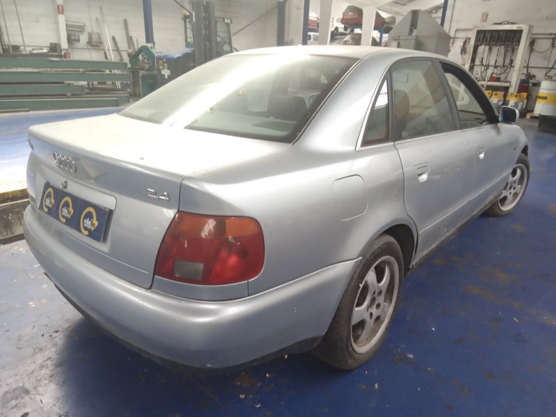 audi a4 2.4 del año 1999