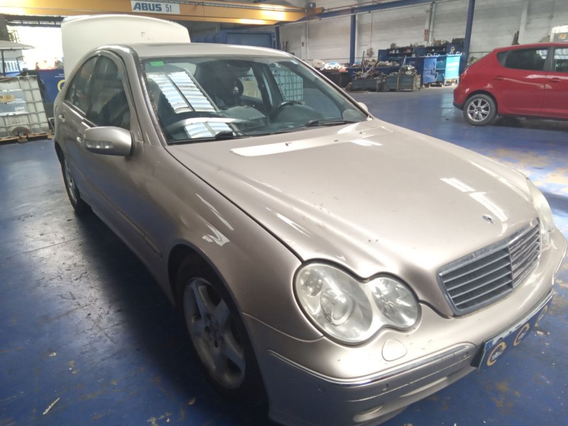 mercedes clase c (w203) berlina del año 2002