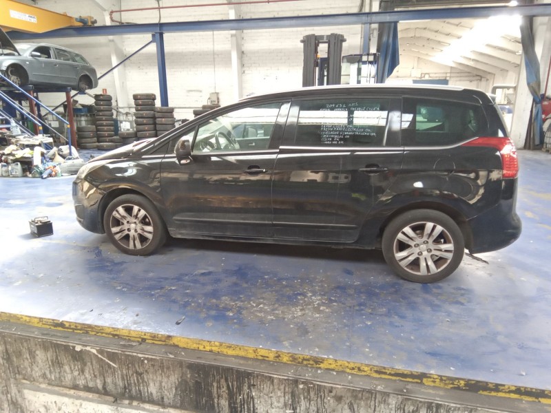 peugeot 5008 del año 2015