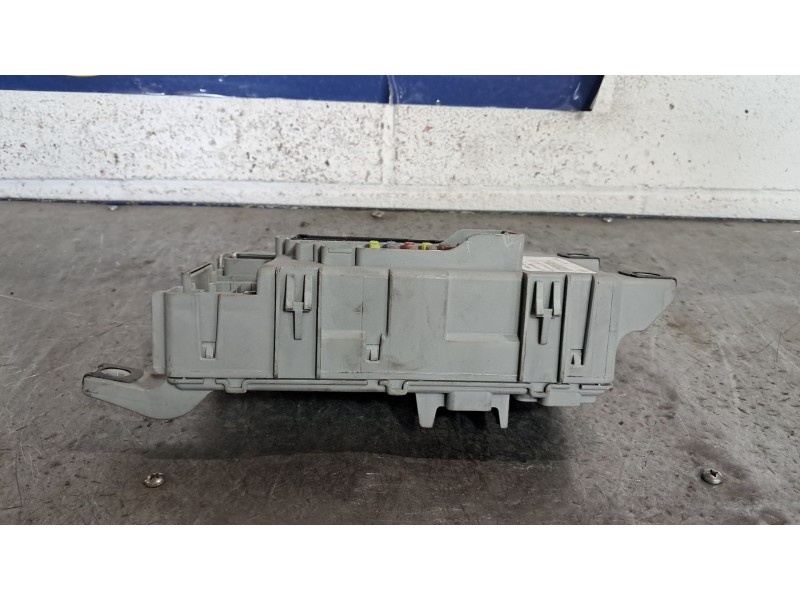 Recambio de caja reles fusibles para citroen nemo attraction referencia OEM IAM 01372879080  