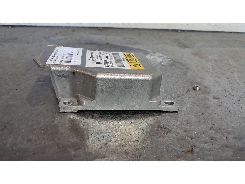 Recambio de centralita airbag para renault kangoo furgón compact professional referencia OEM IAM 8201229153  