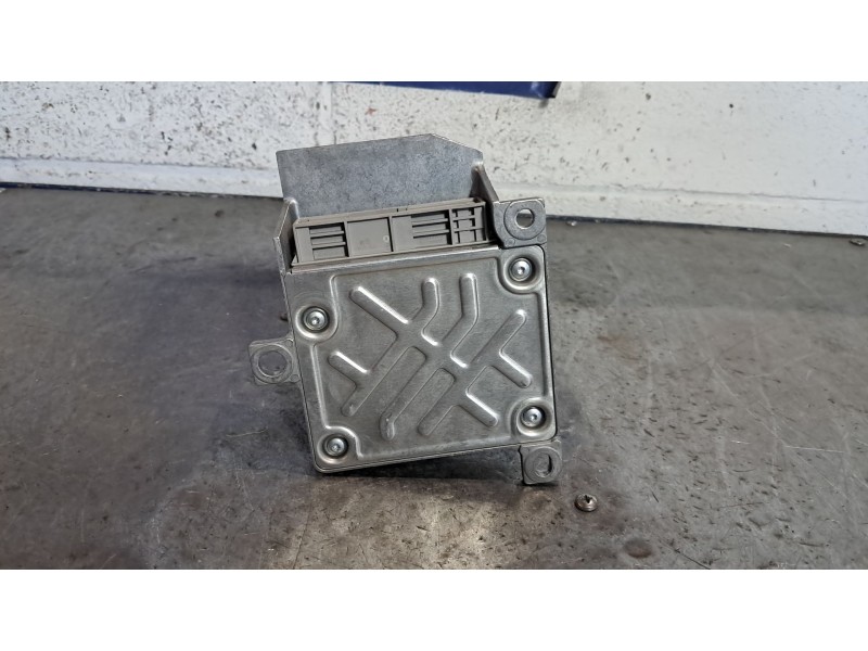 Recambio de centralita airbag para renault kangoo furgón compact professional referencia OEM IAM 8201229153  