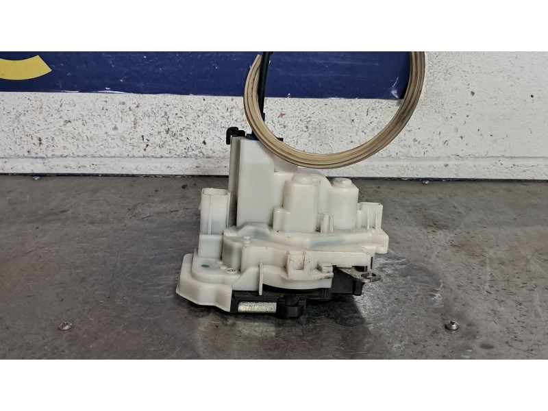 Recambio de cerradura puerta delantera derecha para citroen nemo attraction referencia OEM IAM 1365225080  