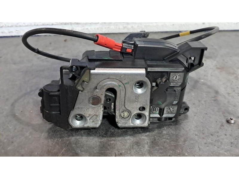 Recambio de cerradura puerta delantera derecha para renault kangoo furgón compact professional referencia OEM IAM   