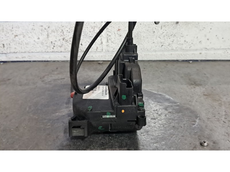 Recambio de cerradura puerta delantera derecha para renault kangoo furgón compact professional referencia OEM IAM   