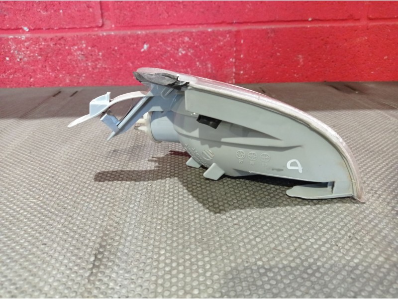 Recambio de piloto delantero derecho para mercedes clase c (w202) berlina 180 (202.018) referencia OEM IAM    Recambio de piloto delantero derecho para mercedes clase c (w202) berlina 180 (202.018) referencia OEM IAM