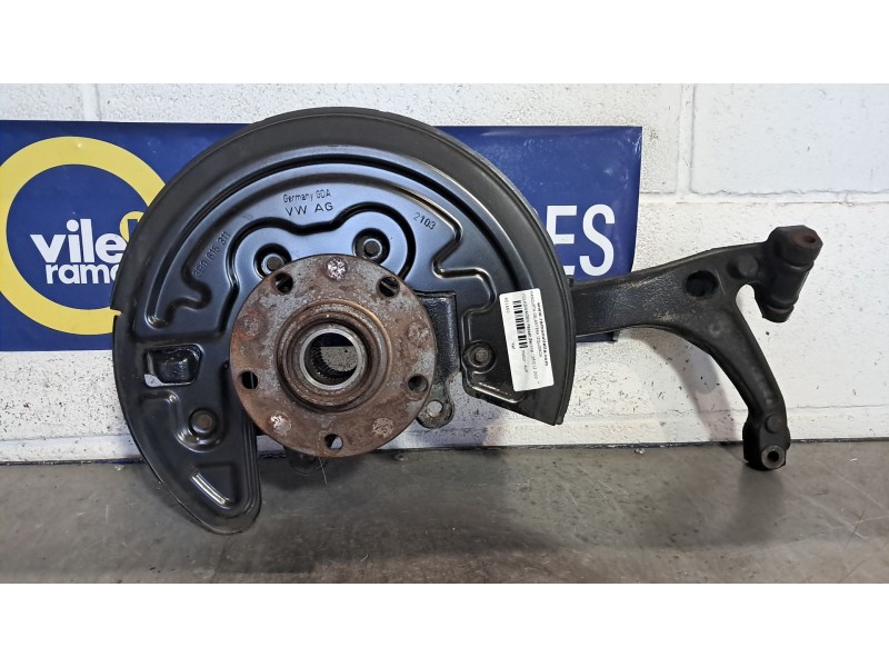 Recambio de mangueta delantera izquierda para volkswagen passat berlina (3b3) 1.9 tdi referencia OEM IAM    Recambio de mangueta delantera izquierda para volkswagen passat berlina (3b3) 1.9 tdi referencia OEM IAM