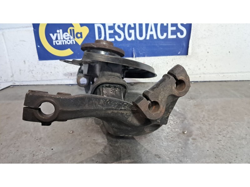 Recambio de mangueta delantera izquierda para volkswagen passat berlina (3b3) 1.9 tdi referencia OEM IAM    Recambio de mangueta delantera izquierda para volkswagen passat berlina (3b3) 1.9 tdi referencia OEM IAM