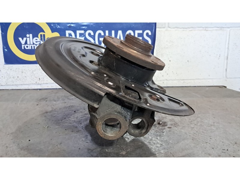 Recambio de mangueta delantera izquierda para volkswagen passat berlina (3b3) 1.9 tdi referencia OEM IAM    Recambio de mangueta delantera izquierda para volkswagen passat berlina (3b3) 1.9 tdi referencia OEM IAM