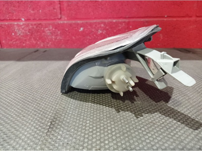 Recambio de piloto delantero derecho para mercedes clase c (w202) berlina 180 (202.018) referencia OEM IAM    Recambio de piloto delantero derecho para mercedes clase c (w202) berlina 180 (202.018) referencia OEM IAM