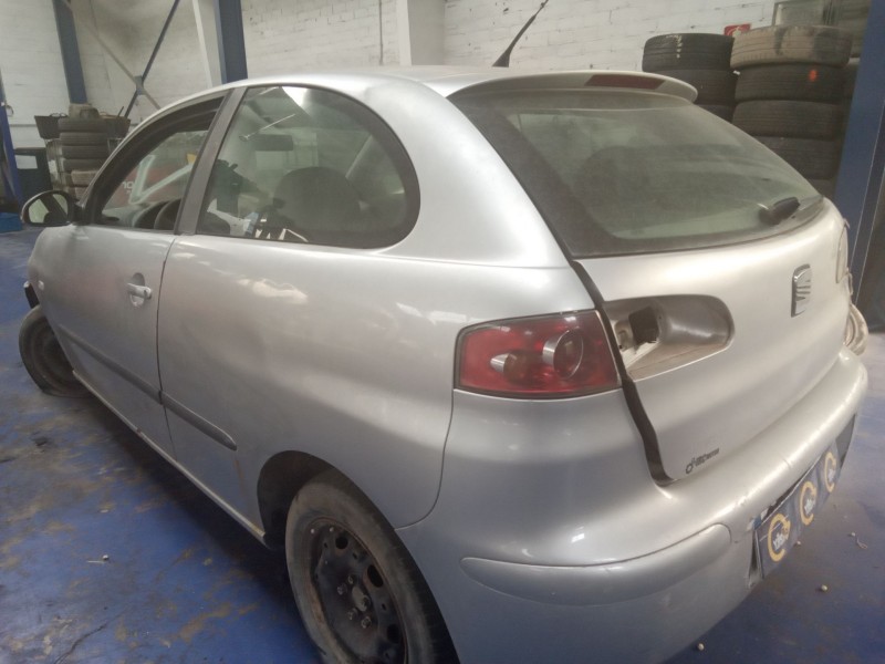 seat ibiza (6l1) del año 2002