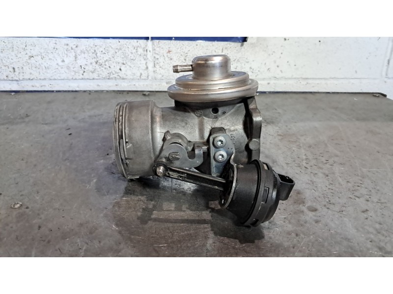 Recambio de valvula egr para seat alhambra (7v8) 1.9 tdi referencia OEM IAM 038129637L  