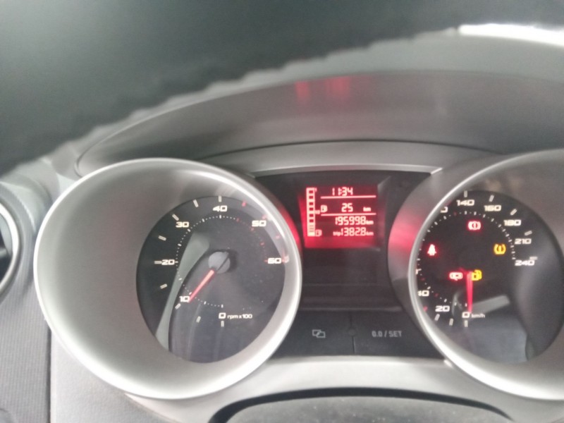 seat ibiza (6j5) del año 2008