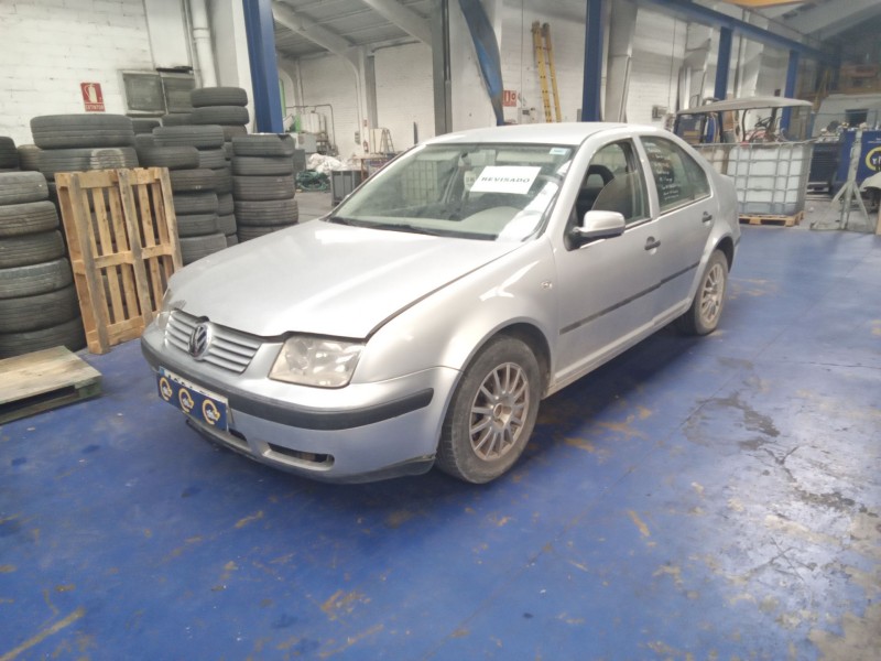 volkswagen bora berlina (1j2) del año 2001