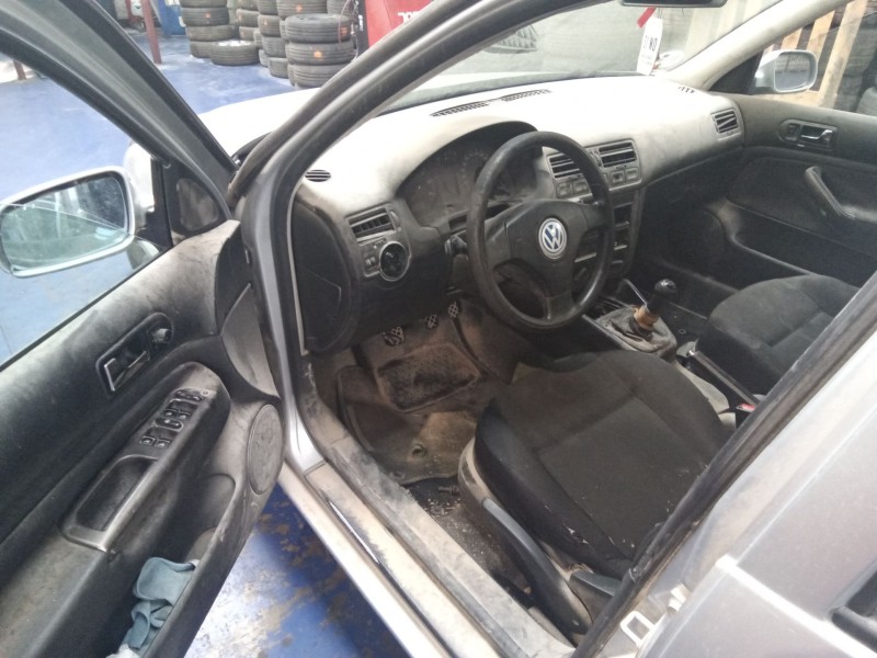 volkswagen bora berlina (1j2) del año 2001