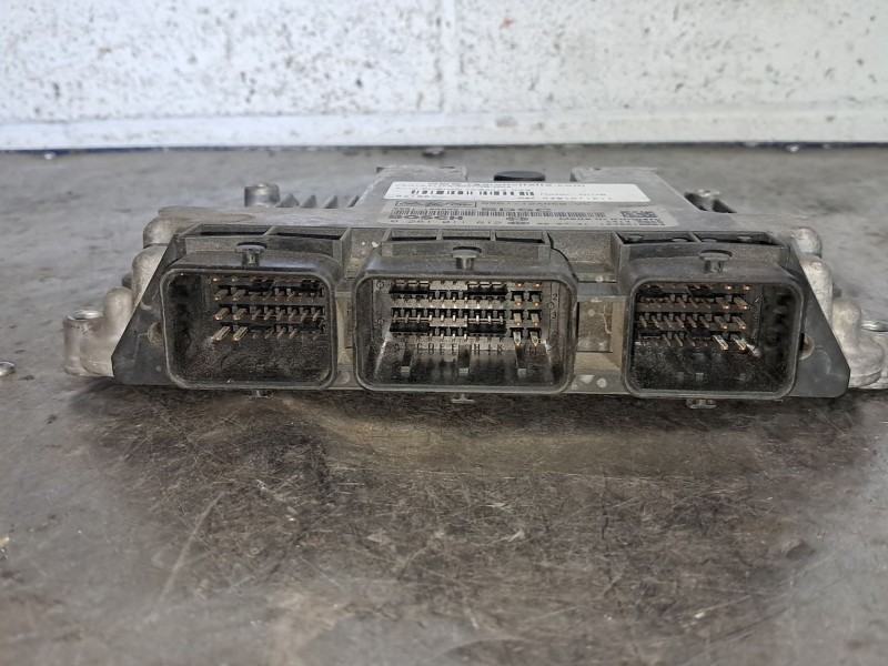 Recambio de centralita motor uce para ford fusion (cbk) elegance referencia OEM IAM 0281011612  